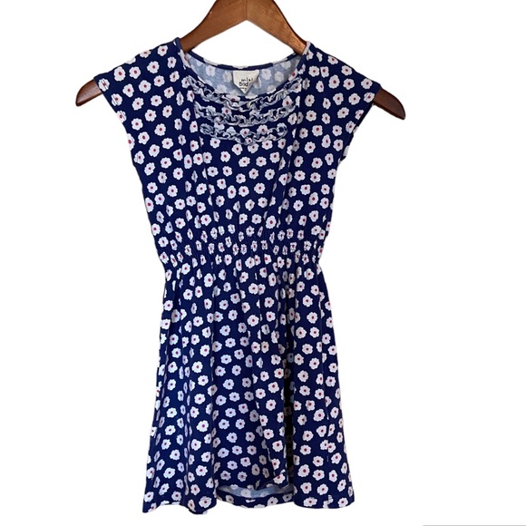 Mini Boden Other - Mini Boden Navy w/white flowers Dress - size 7-8 Years - Ruffle detailing - EUC